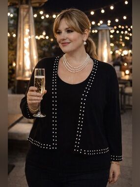 Simons Contemporaire brand short open cardigan with pretty pearl detail. XL